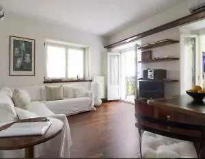 Apartment Pontaccio 2, Milan